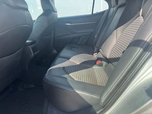 Used 2018 Toyota Camry SE image 17