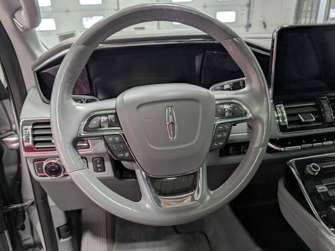 Used 2020 Lincoln Navigator L Reserve w/ Luxury Package image 37