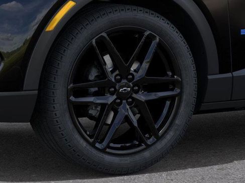 New 2026 Chevrolet Equinox EV LT image 9