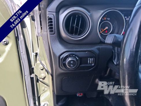 Used 2023 Jeep Gladiator Sport AWD/4WD image 25