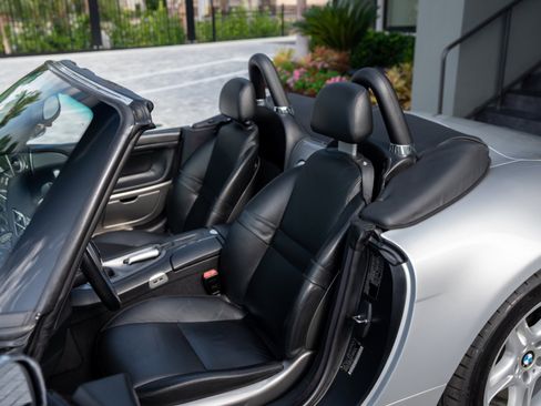 Used 2002 BMW Z8 RWD image 17