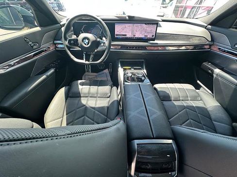 Used 2023 BMW 760i xDrive AWD/4WD image 20