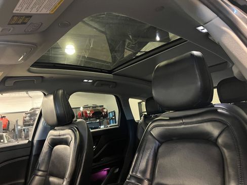 Used 2020 Lincoln Corsair AWD w/ Premium Package image 23