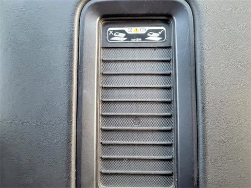 Used 2017 GMC Yukon XL SLT image 22