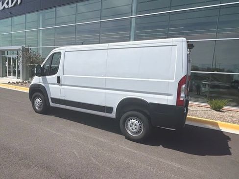 Used 2025 RAM ProMaster 2500 w/ Convenience Group FWD image 25