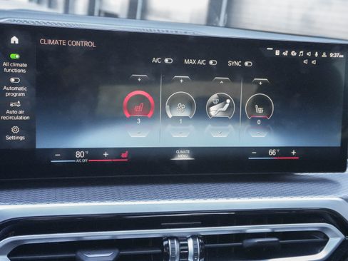 Used 2023 BMW 330i Sedan w/ M Sport Package image 25