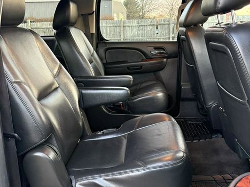 Used 2014 Chevrolet Suburban LTZ image 17