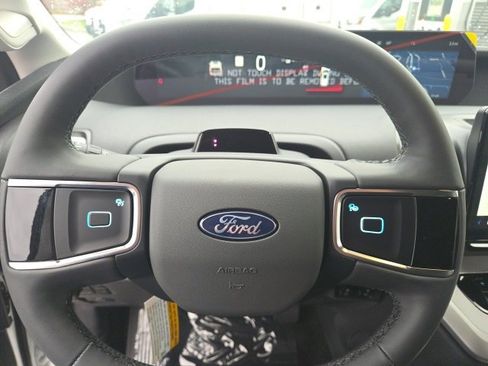 New 2025 Ford Expedition Max Active image 16