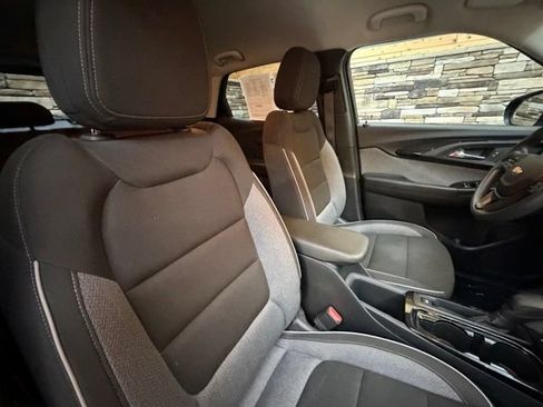 Used 2023 Chevrolet TrailBlazer LT w/ Convenience Package FWD image 17
