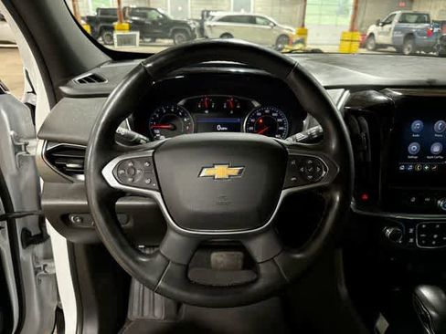Used 2023 Chevrolet Traverse LT FWD image 19