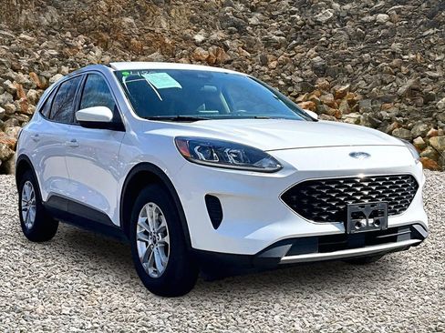 Used 2020 Ford Escape SE image 9