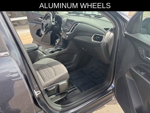 Used 2022 Chevrolet Equinox LT w/ Driver Convenience Package image 32