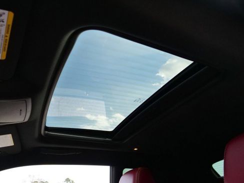 Used 2012 Dodge Challenger SRT8 w/ Premium Sound Group image 7