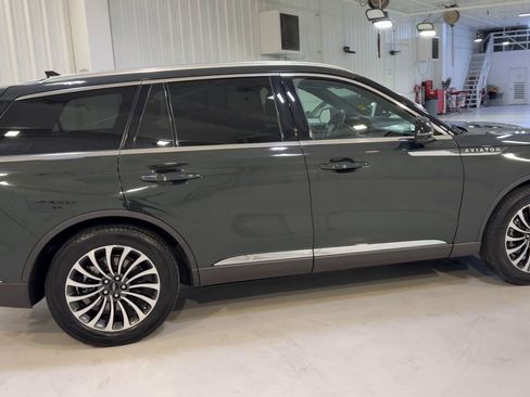 Used 2023 Lincoln Aviator Reserve w/ Equipment Group 201A RWD image 2
