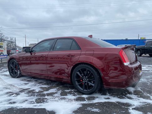 Used 2023 Chrysler 300 C image 5