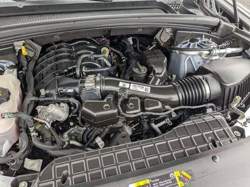 Certified 2023 Jeep Grand Cherokee Limited AWD/4WD image 29