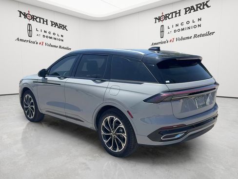 New 2026 Lincoln Nautilus Reserve AWD/4WD image 3
