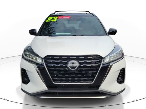 Certified 2023 Nissan Kicks SR FWD image 2