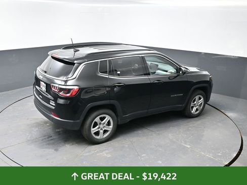 Used 2024 Jeep Compass Latitude image 35