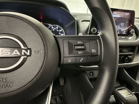 Used 2024 Nissan Rogue S AWD/4WD image 9