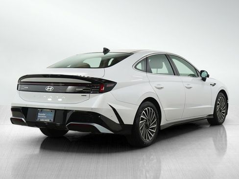 Certified 2025 Hyundai Sonata Limited FWD image 5
