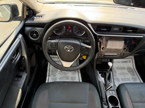 Used 2018 Toyota Corolla LE image 42