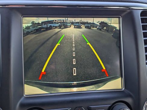 Used 2018 Jeep Grand Cherokee Limited image 19