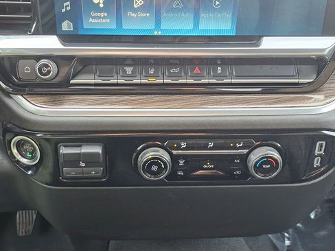 Used 2024 Chevrolet Silverado 2500 LT image 29