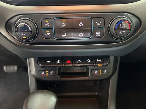 Used 2022 Chevrolet Colorado Z71 RWD image 15