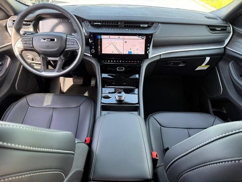 New 2026 Jeep Grand Cherokee L Limited w/ Limited Altitude Package AWD/4WD image 17