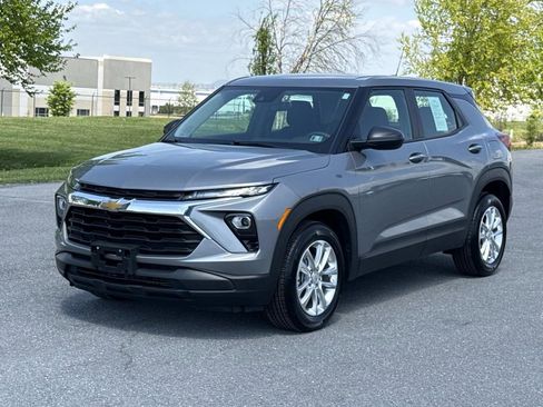 Used 2025 Chevrolet TrailBlazer LS w/ LS Confidence Package FWD image 28