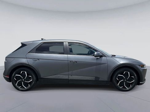 Used 2024 Hyundai Ioniq 5 SEL RWD image 2