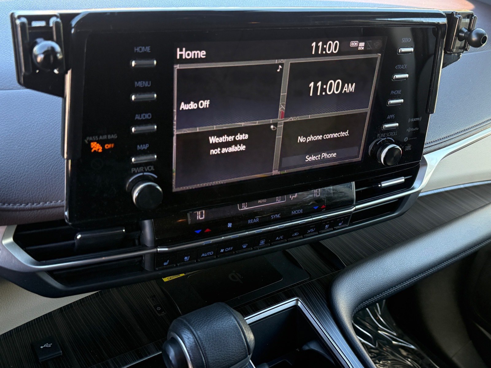 Used 2021 Toyota Sienna Platinum FWD image 31