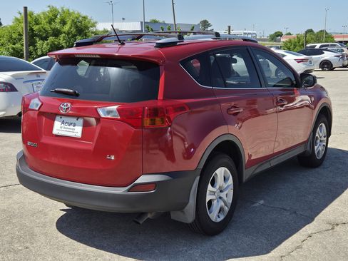 Used 2015 Toyota RAV4 LE FWD image 4