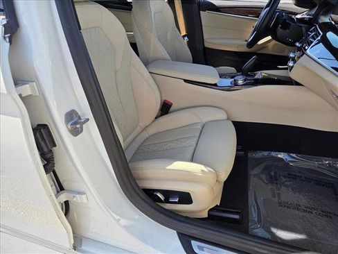 Certified 2023 BMW 530i w/ Convenience Package image 22