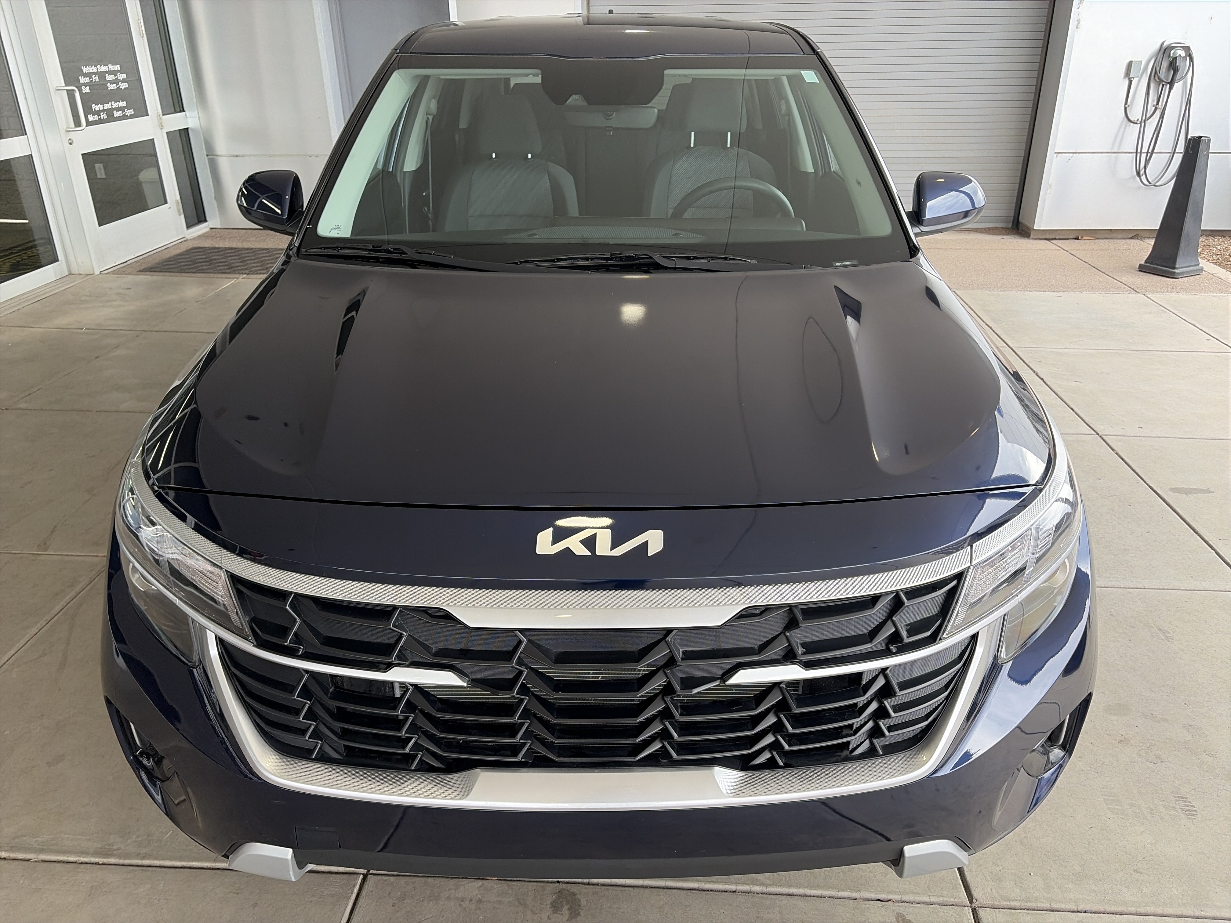 Used 2026 Kia Seltos LX AWD/4WD image 2