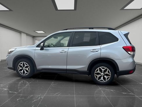 Used 2020 Subaru Forester Premium AWD/4WD image 11