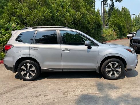 Used 2018 Subaru Forester 2.5i Limited AWD/4WD image 3