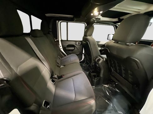 Used 2022 Jeep Gladiator Rubicon image 18