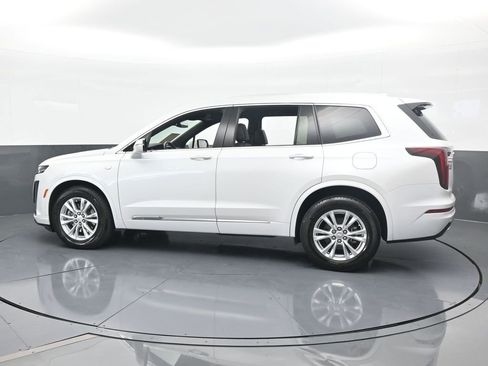 Used 2024 Cadillac XT6 Luxury image 3