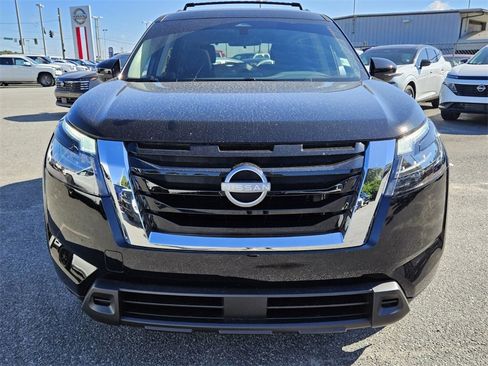 New 2025 Nissan Pathfinder SV w/ SV Premium Package image 16