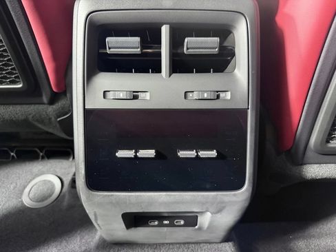 Used 2025 Porsche Macan 4S Electric AWD/4WD image 29