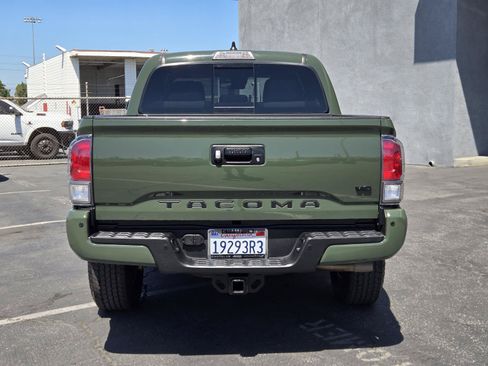 Used 2022 Toyota Tacoma TRD Off-Road w/ Technology Package RWD image 6