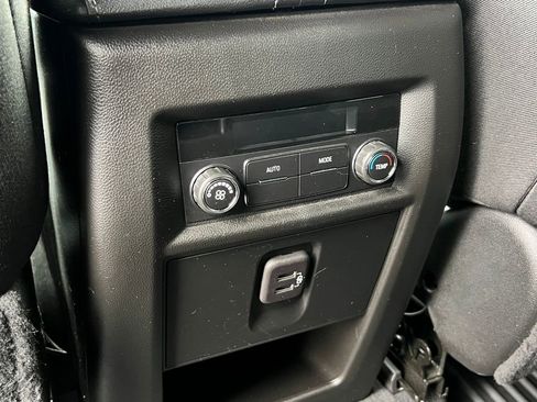 Used 2023 Chevrolet Traverse LT image 14