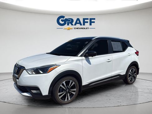 Used 2020 Nissan Kicks SR FWD image 2