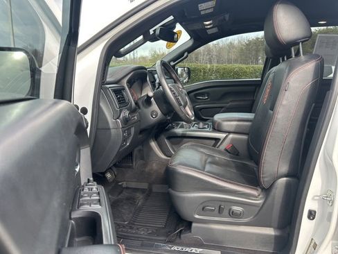 Used 2022 Nissan Titan PRO-4X w/ Pro-4x Convenience Package image 14