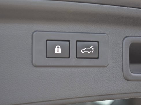 Used 2023 Subaru Forester Limited image 33