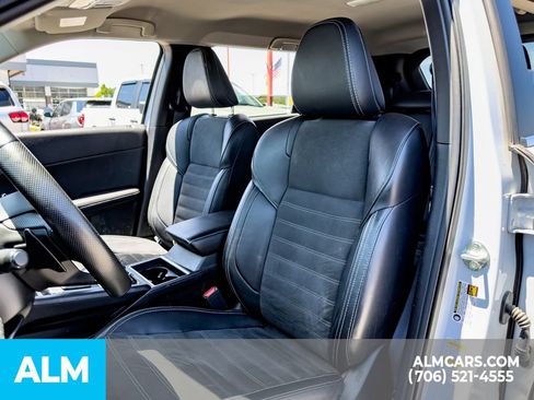 Used 2024 Mitsubishi Outlander SE FWD image 6