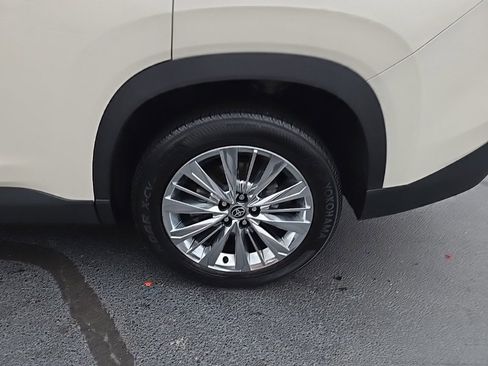 Used 2024 Toyota Grand Highlander Platinum image 4
