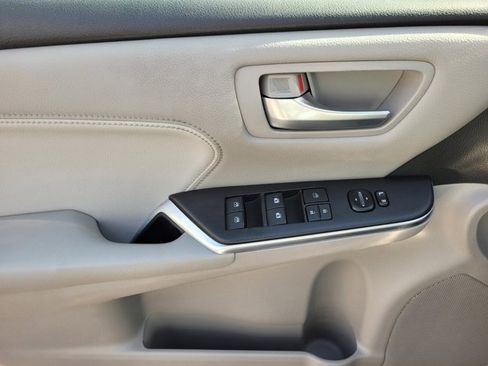 Used 2017 Toyota Camry XLE image 20